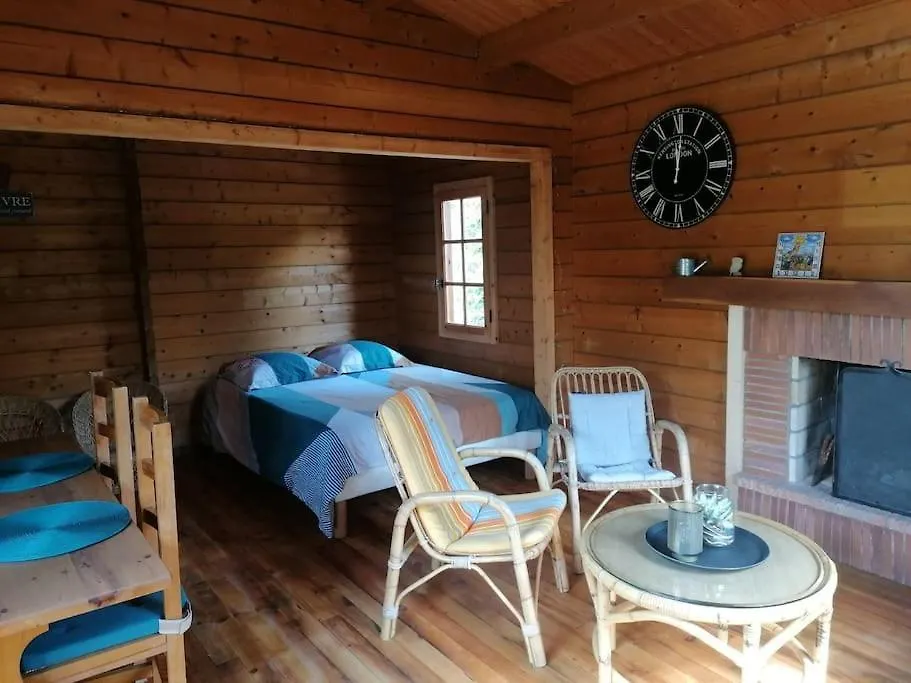 Chalet En Pleine Nature Au Bord D'Un Etang Lanvallay