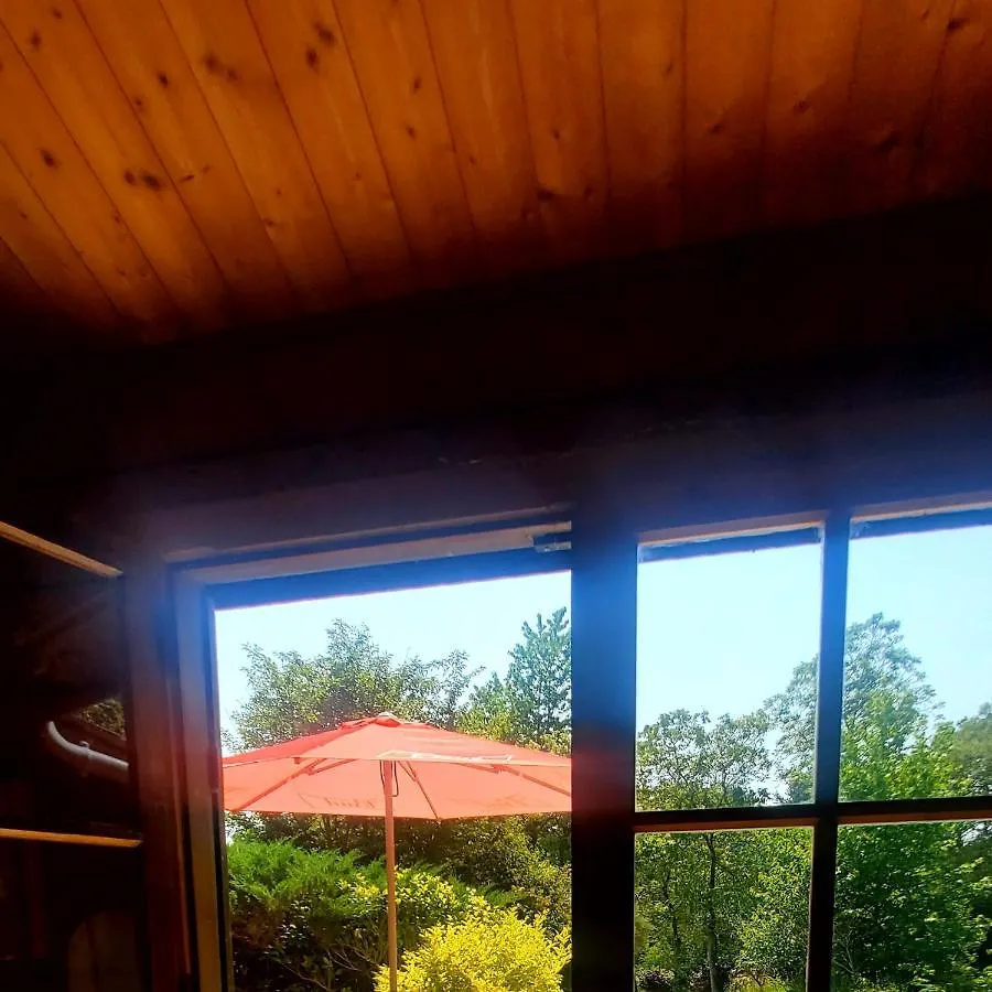 Chalet En Pleine Nature Au Bord D'Un Etang Lanvallay