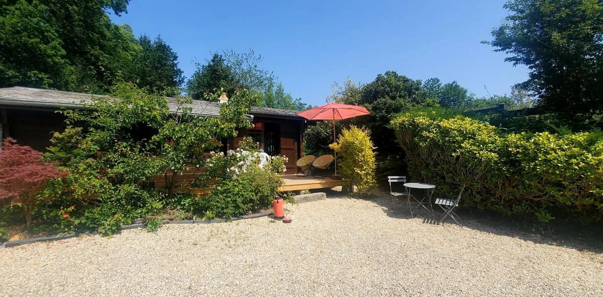 Chalet En Pleine Nature Au Bord D'Un Etang Lanvallay